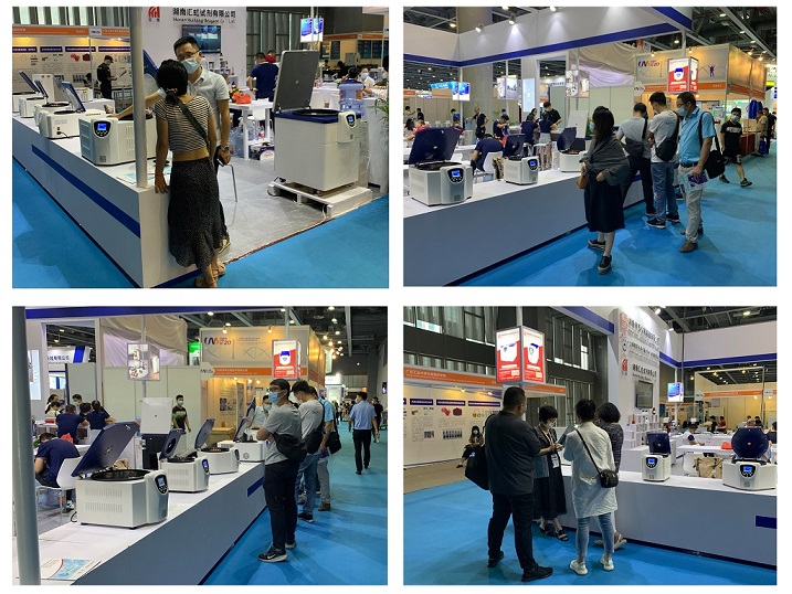 赫西工作人员为参展人员答疑解惑